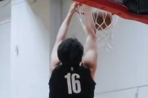 明天迎来第三场！开拓者队内训练：杨瀚森上演各种空接暴扣